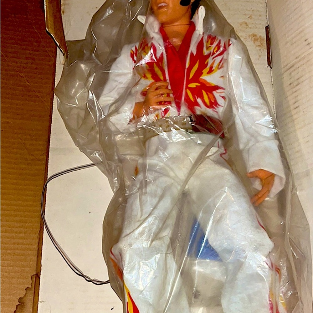 Elvis Presley Burning love collectors doll with papers…